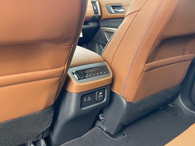 2025 Nissan Pathfinder AUTO