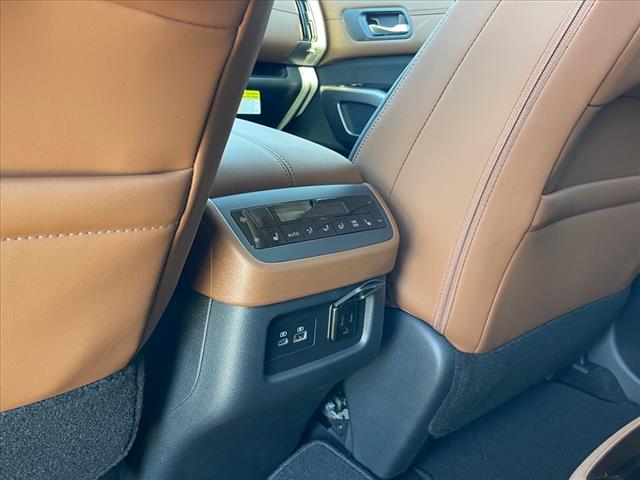 2025 Nissan Pathfinder AUTO