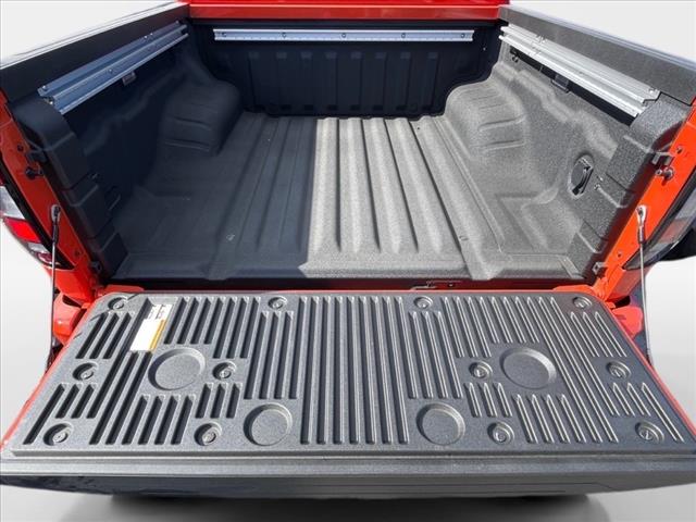 2025 Nissan Frontier AUTO