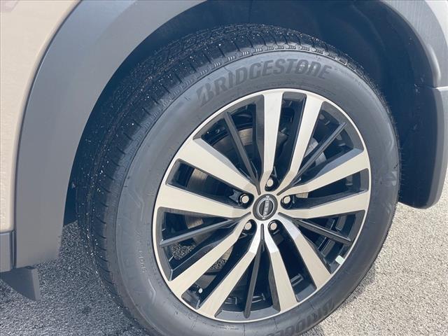 2025 Nissan Pathfinder AUTO