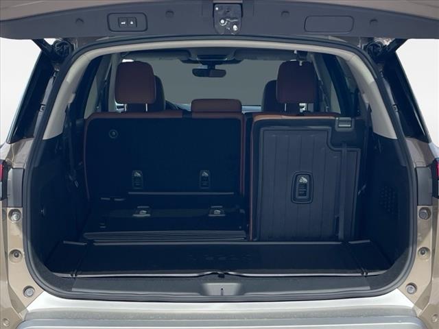 2025 Nissan Pathfinder AUTO