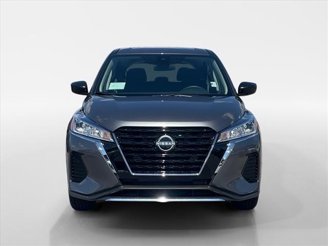2025 Nissan Kicks Play CVT