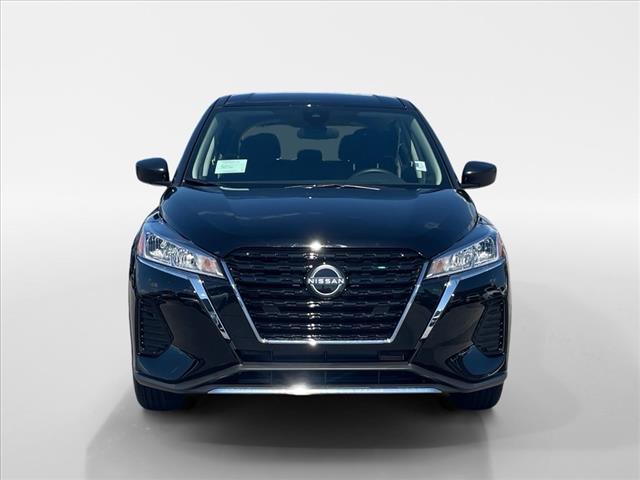 2025 Nissan Kicks Play CVT