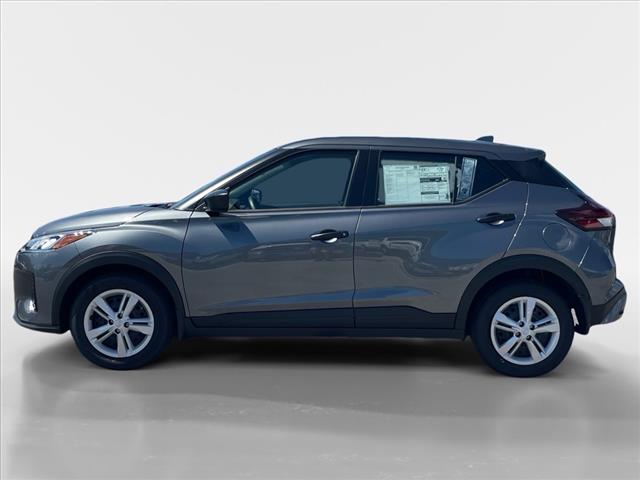 2025 Nissan Kicks Play CVT