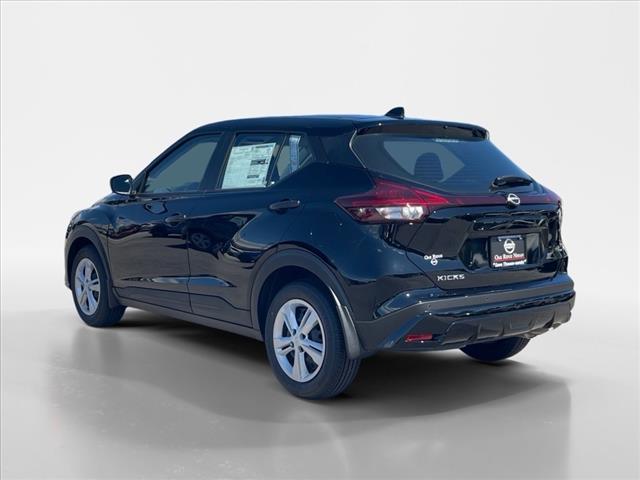 2025 Nissan Kicks Play CVT