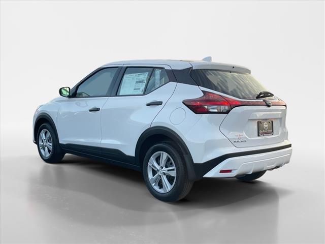2025 Nissan Kicks Play CVT