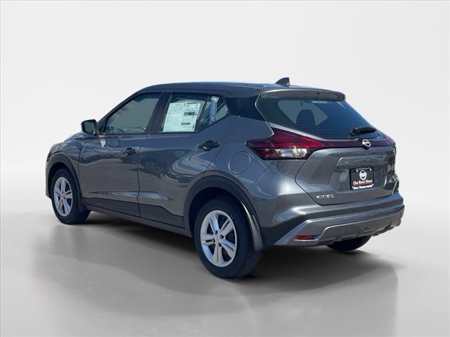 2025 Nissan Kicks Play CVT
