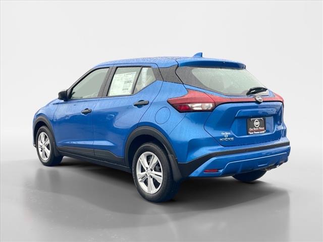 2025 Nissan Kicks Play CVT