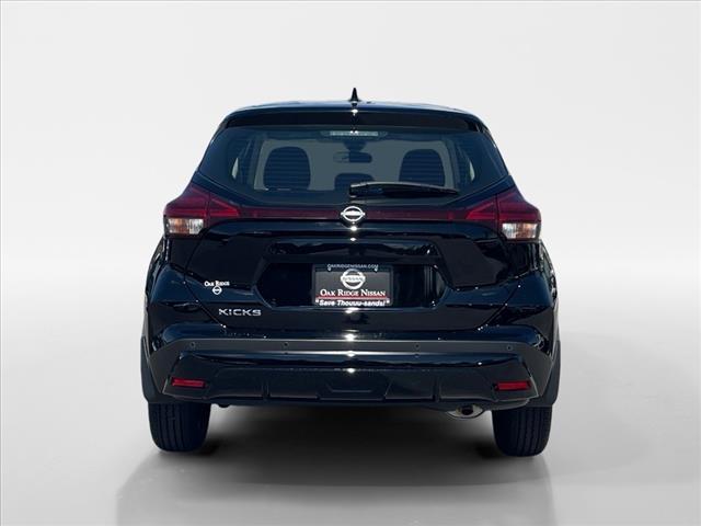 2025 Nissan Kicks Play CVT