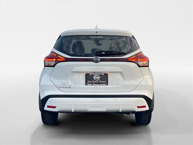 2025 Nissan Kicks Play CVT