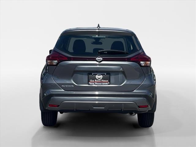 2025 Nissan Kicks Play CVT