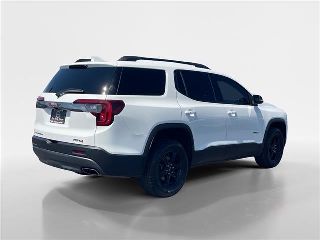 2022 GMC Acadia AT4