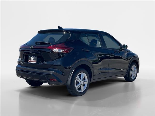 2025 Nissan Kicks Play CVT