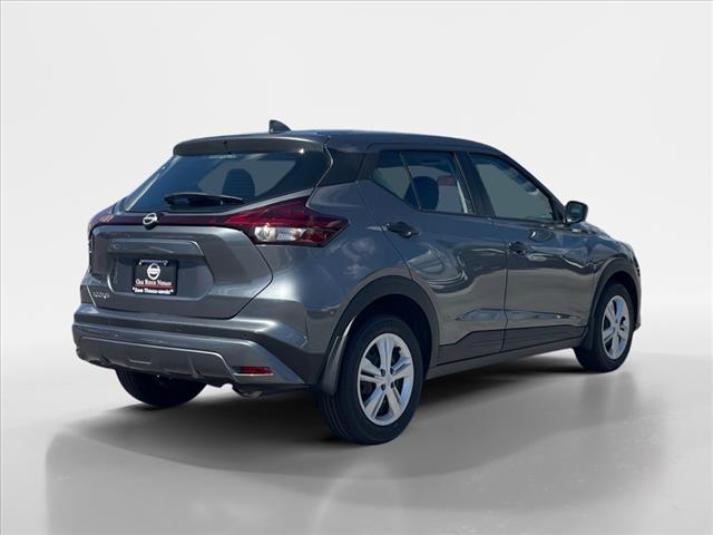 2025 Nissan Kicks Play CVT