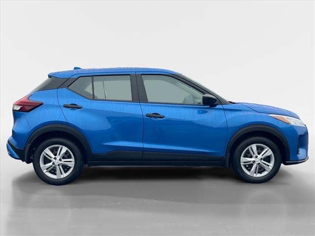 2025 Nissan Kicks Play CVT