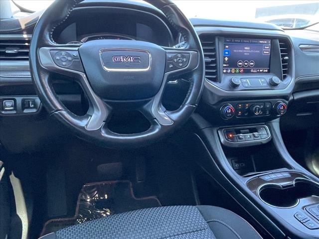 2022 GMC Acadia AT4