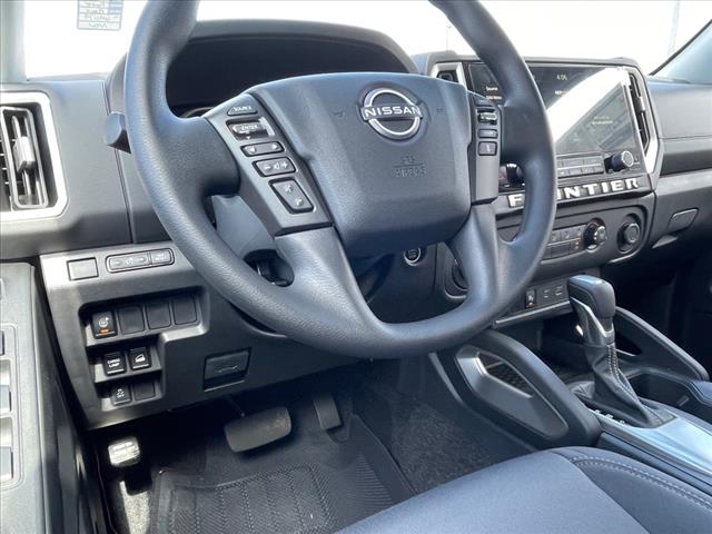 2025 Nissan Frontier AUTO