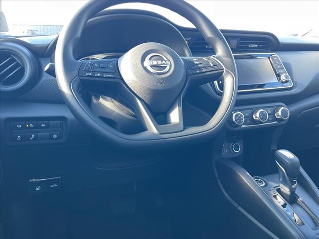 2025 Nissan Kicks Play CVT