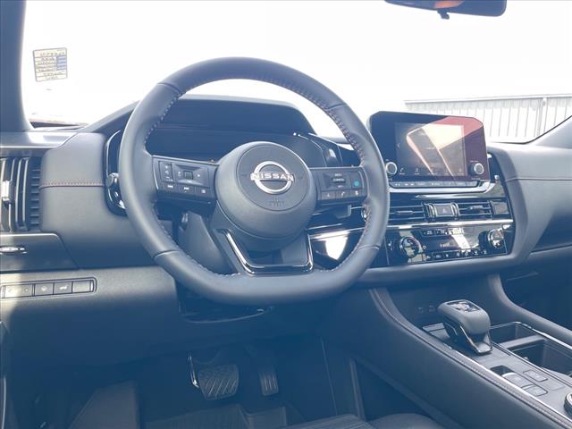 2025 Nissan Pathfinder AUTO