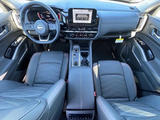 2025 Nissan Pathfinder AUTO