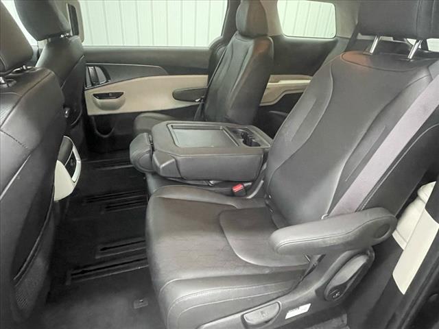 2022 Kia Carnival LX