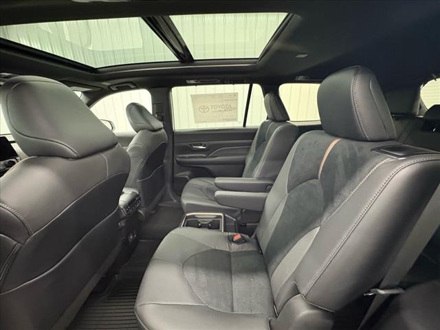 2025 Toyota Grand Highlander Hybrid MAX Platinum