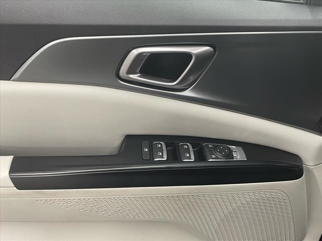 2022 Kia Carnival LX