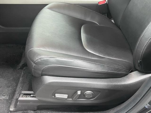 2022 Kia Carnival LX