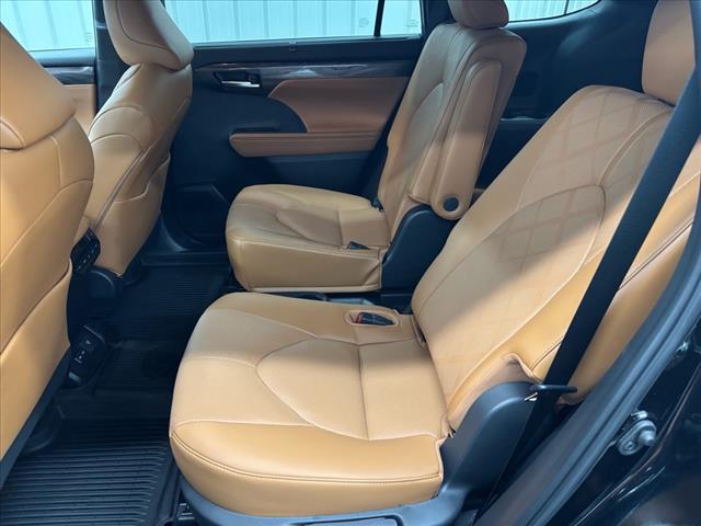 2023 Toyota Highlander Platinum