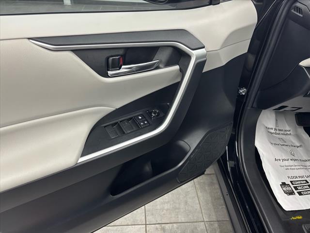 2020 Toyota RAV4 Hybrid XLE