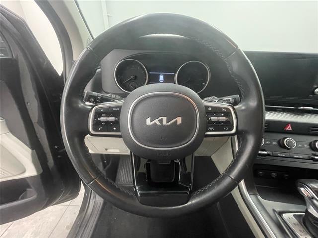 2022 Kia Carnival LX