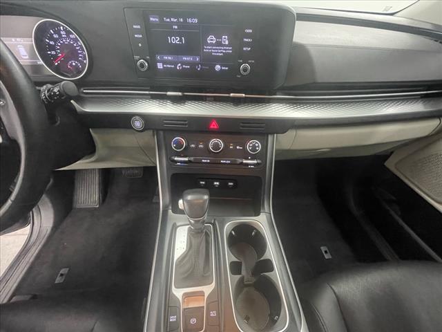2022 Kia Carnival LX