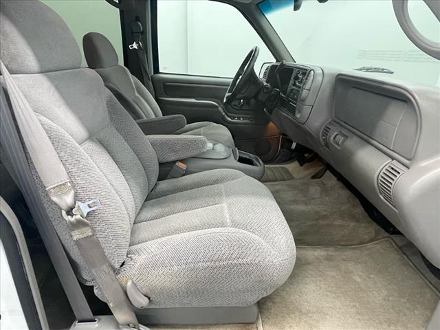 1999 GMC Suburban SLE