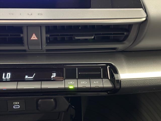 2025 Toyota Prius LE