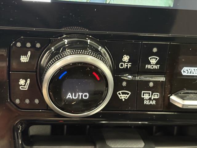 2025 Toyota Highlander Hybrid Platinum