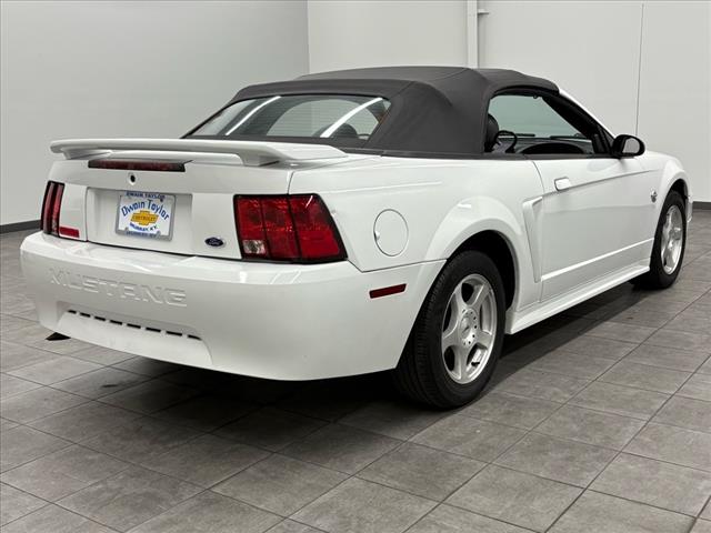 2004 Ford Mustang Deluxe