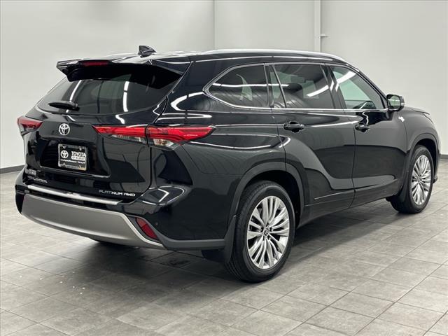 2023 Toyota Highlander Platinum