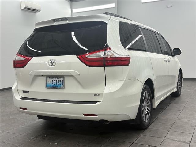 2019 Toyota Sienna XLE 8-Passenger