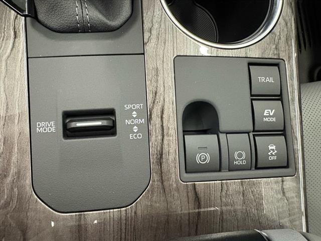 2025 Toyota Highlander Hybrid Platinum