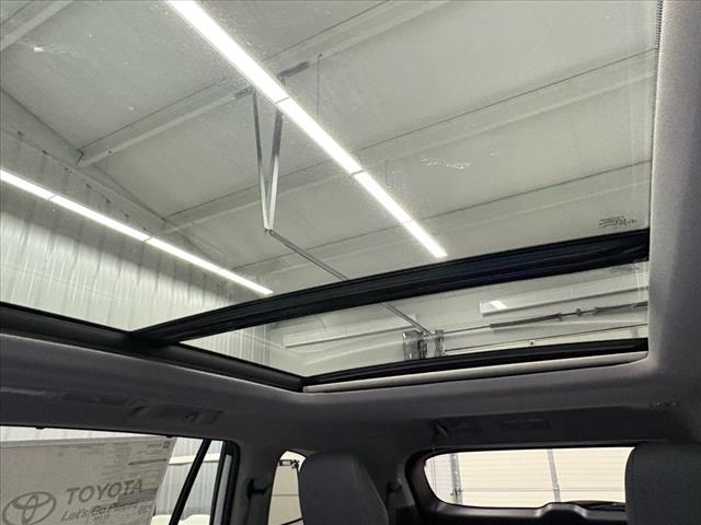 2025 Toyota Highlander Hybrid Platinum