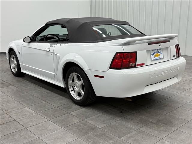 2004 Ford Mustang Deluxe