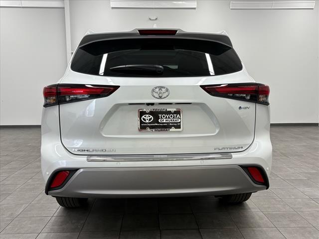 2025 Toyota Highlander Hybrid Platinum