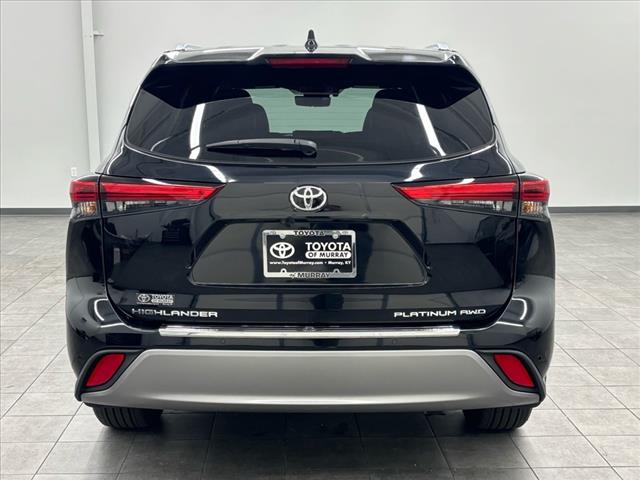 2023 Toyota Highlander Platinum