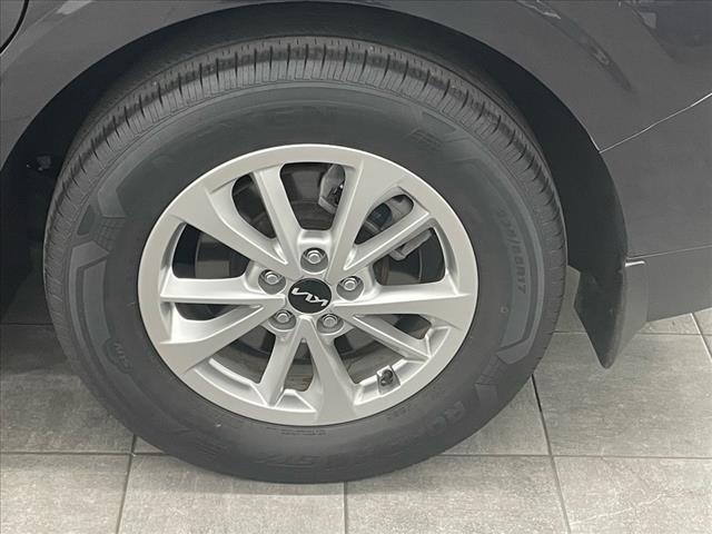 2022 Kia Carnival LX