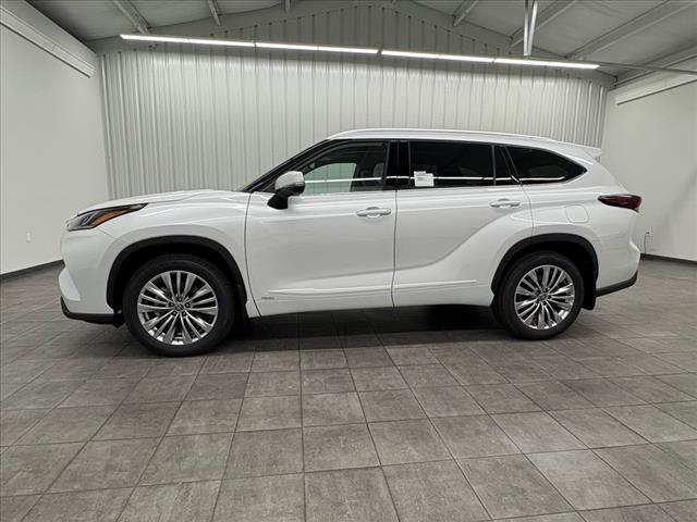 2025 Toyota Highlander Hybrid Platinum