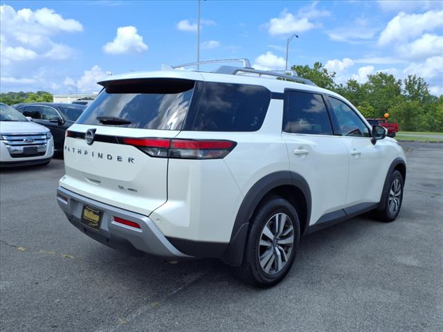 2024 Nissan Pathfinder SL