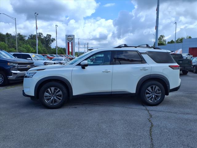 2022 Nissan Pathfinder SV