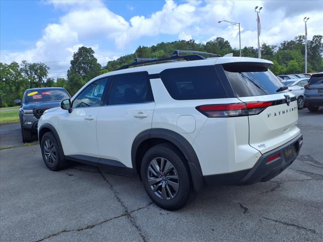 2022 Nissan Pathfinder SV