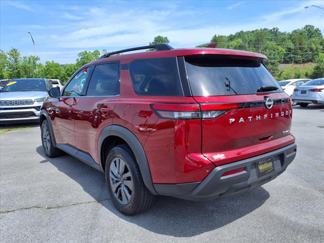2024 Nissan Pathfinder SV