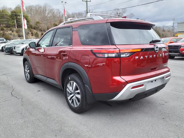 2025 Nissan Pathfinder SL